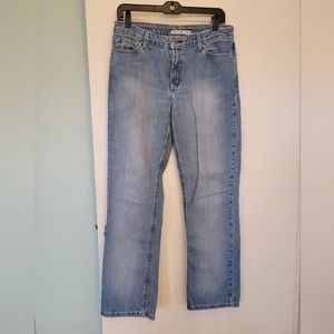 Tommy Hilfiger relaxed fit (boyfriend) jeans size 6s.